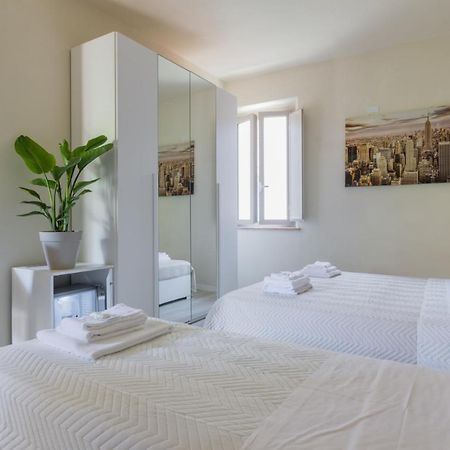 Center Rooms Piacenza Bagian luar foto
