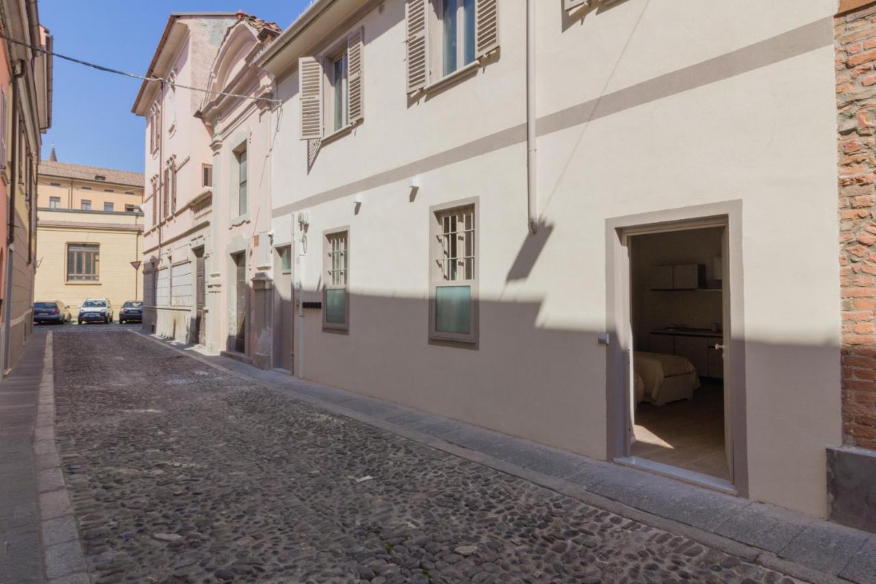Center Rooms Piacenza Bagian luar foto