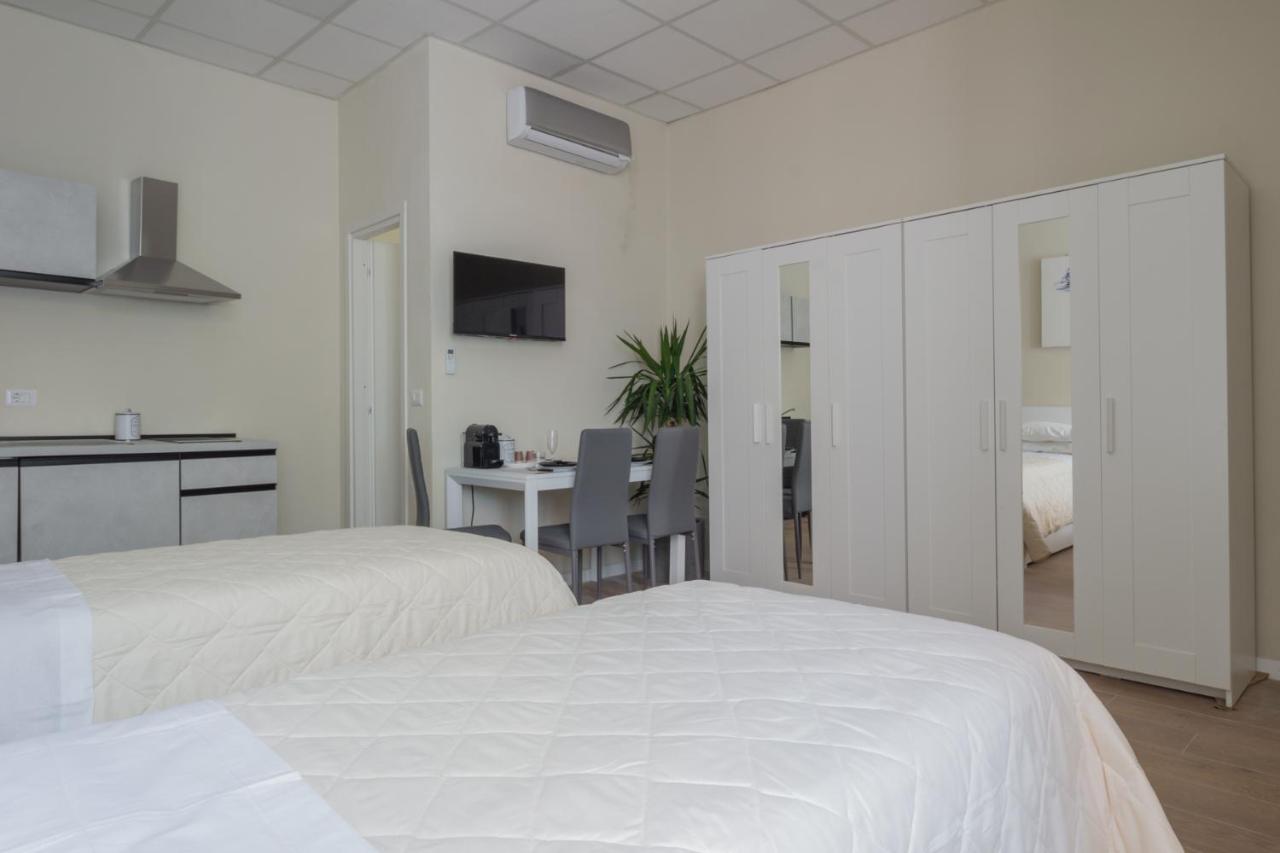 Center Rooms Piacenza Bagian luar foto