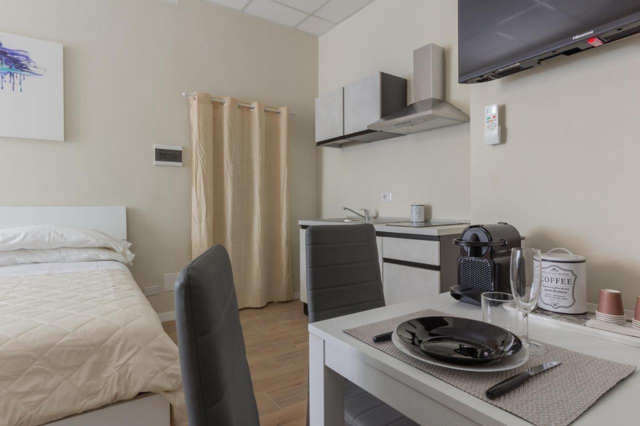 Center Rooms Piacenza Bagian luar foto