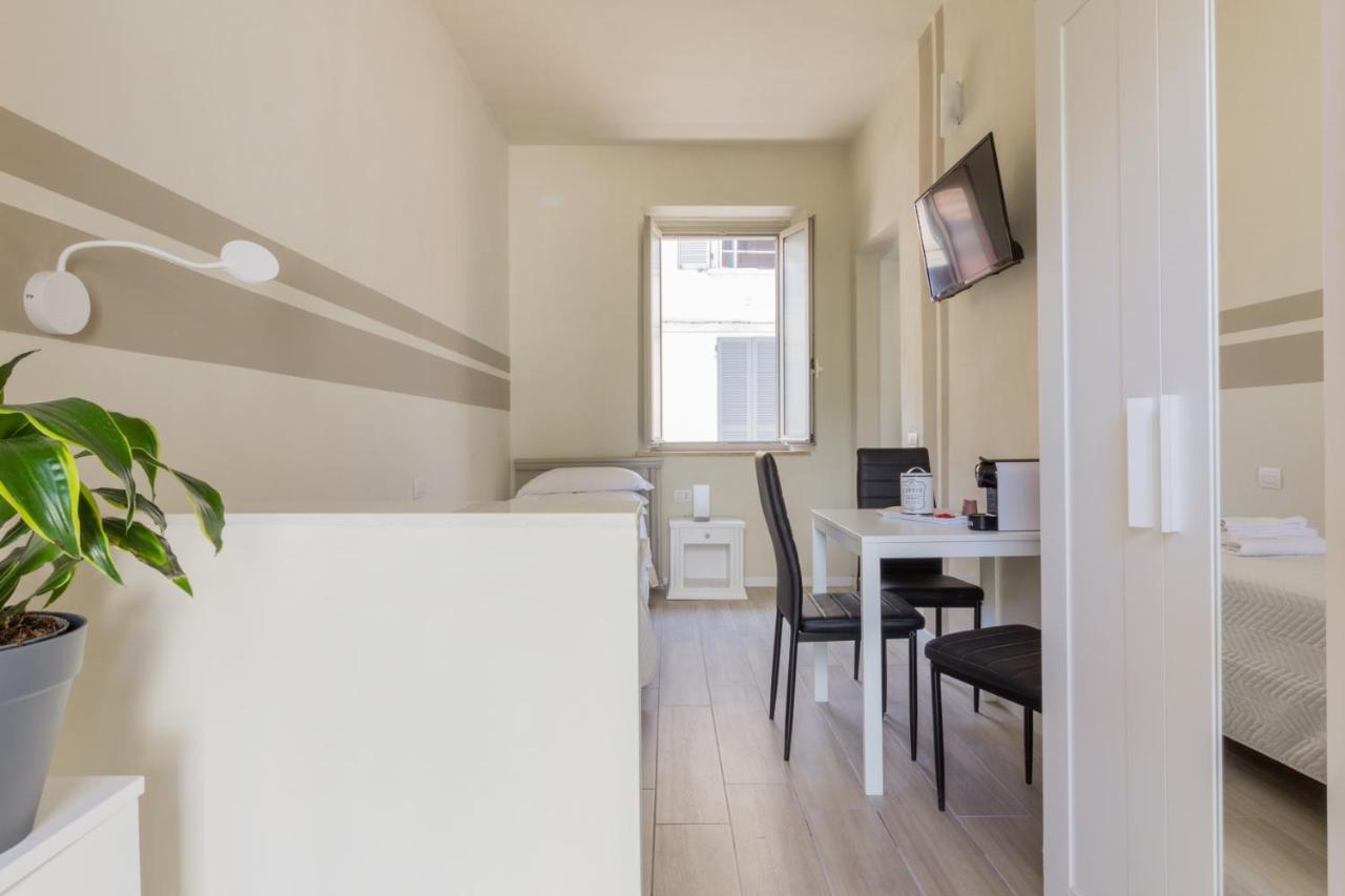 Center Rooms Piacenza Bagian luar foto