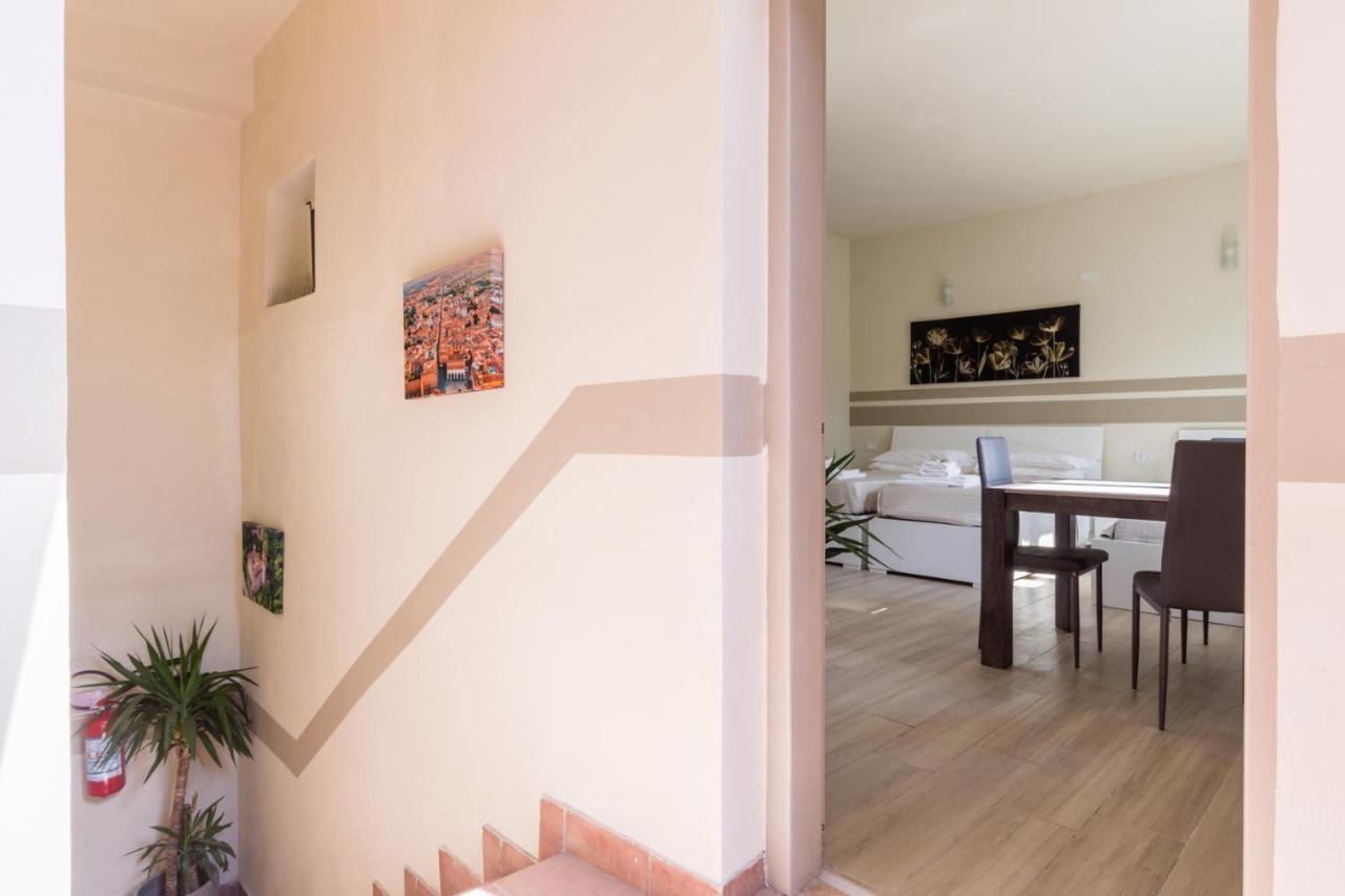 Center Rooms Piacenza Bagian luar foto